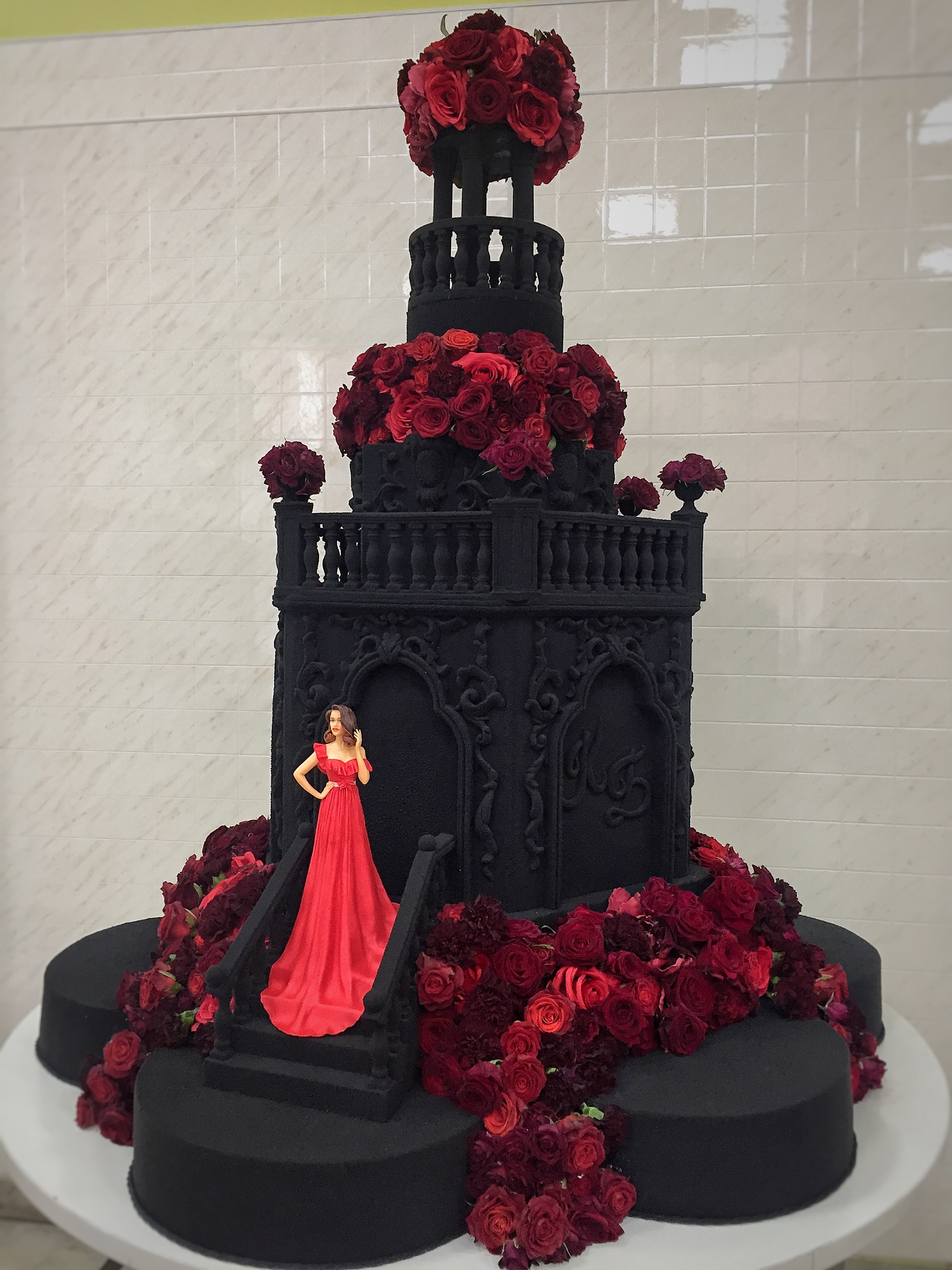 Огромный торт на день рождения дом цветов москва адреса